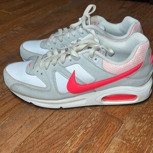 Women’s Nike Air Max’s size 11